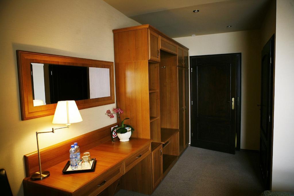 Hotel Zorza Namysłów Zimmer foto